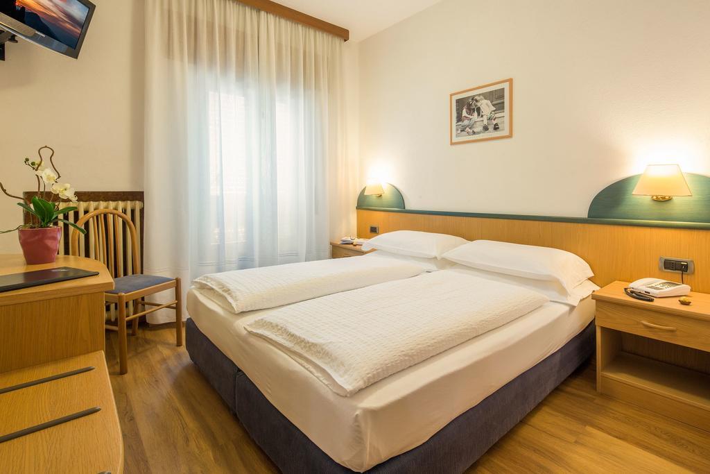 Hotel Garni Ai Serrai Rocca Pietore Exterior photo